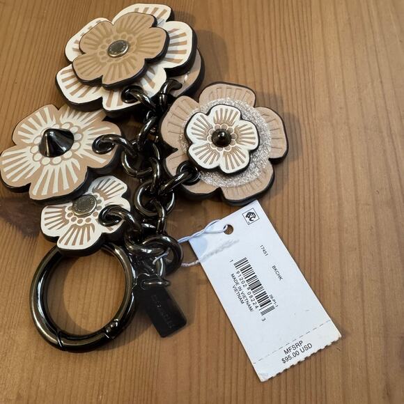 🌸Coach Tea Rose Mix Bag Charm - Picture 5 of 7